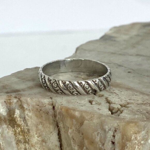 Sterling Silver 925 Textured Diagonal Pattern Band Wedding Ring Size 6.5 - Picture 3 of 14